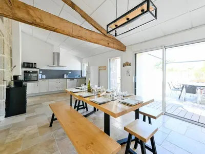 Cuisine ou kitchenette dans l'établissement La Tiboire Côté Grange - Authenticité & Elégance