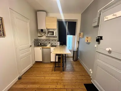 Cuisine ou kitchenette dans l'établissement Petit Viarme 2 people Wifi TV