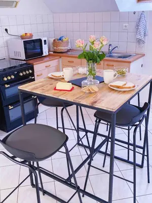 Cuisine ou kitchenette dans l'établissement Appartement au calme - T3, Ancenis, A11