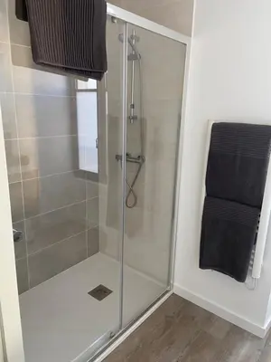 Salle de bains dans l'établissement Maison Mado