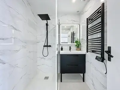 Salle de bains dans l'établissement Holiday Home La Houle by Interhome