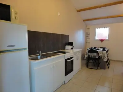 Cuisine ou kitchenette dans l'établissement Maison calme à St Jean de Monts, 4 pers., proche mer et commerces, avec véranda et parking - FR-1-777-29