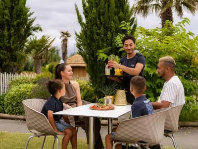 Clients de l'établissement Spacieux Mobil-home 40m² avec terrasse - API-1-52-1094