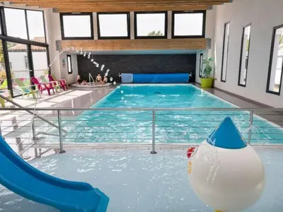 Piscine de l'établissement Mobil-home de 30m² avec Terrasse, 2 Chambres à Saint-Jean-de-Monts - API-1-52-1121 ou située à proximité