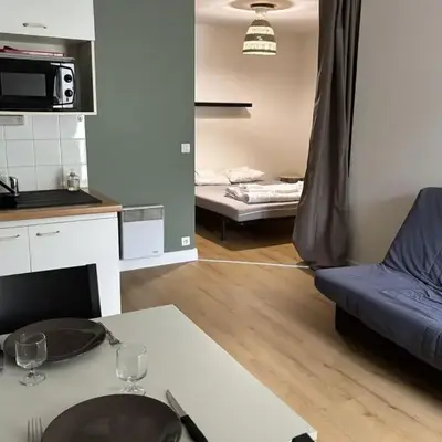 Appartement 28m² avec Terrasse et Cuisine Équipée - API-1-52-1157