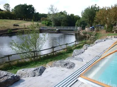 Piscine de l'établissement Petit coin de paradis ou située à proximité