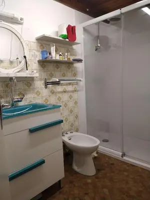 Salle de bains dans l'établissement GU050-001- Mais 3 pièces 4 couchages LA GUERINIERE