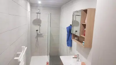 Salle de bains dans l'établissement La choletaise