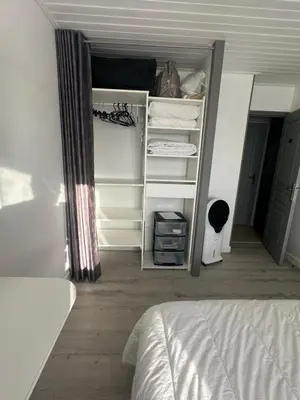 Un ou plusieurs lits dans un hébergement de l'établissement Chambre équipée centre Le Fenouiller proche mer