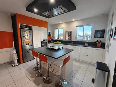 Cuisine ou kitchenette dans l'établissement La Parenthèse colorée - spacieux - 12mn du Parc