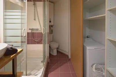 Salle de bains dans l'établissement Bienvenue au Nid du Chevert, centre de Nantes