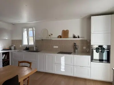 Cuisine ou kitchenette dans l'établissement Bright house 8 people, close to Atlantis Nantes