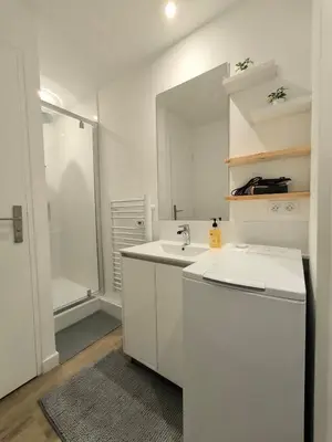 Salle de bains dans l'établissement Les Embruns - Studio avec terrasse vue mer