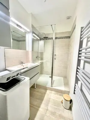 Salle de bains dans l'établissement Le cours Saint Pierre cœur de Nantes