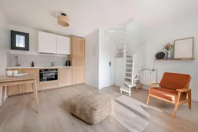 Cuisine ou kitchenette dans l'établissement Maison avec jardin à deux pas de la plage