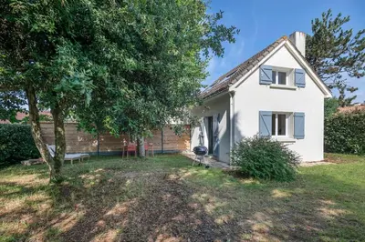 Jardin de l'établissement Maison avec jardin à deux pas de la plage