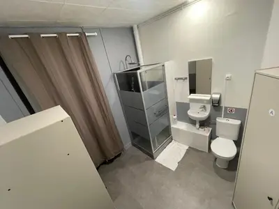 Salle de bains dans l'établissement Le grand cerf Blain