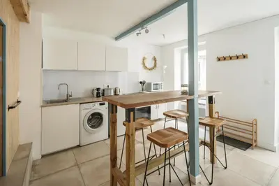 Cuisine ou kitchenette dans l'établissement Nid douillet en duplex proche Centre-ville & Tram