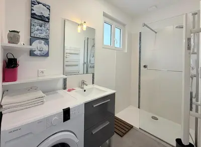 Salle de bains dans l'établissement A-Bâbord