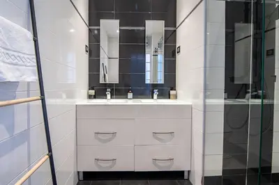 Salle de bains dans l'établissement La Vesta, charmant et atypique
