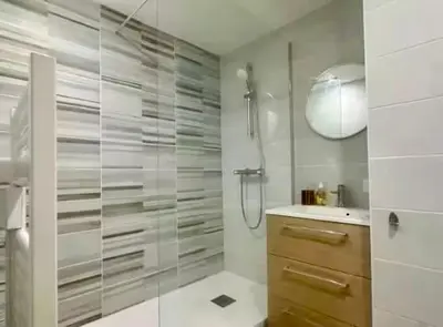 Salle de bains dans l'établissement Le Philéas