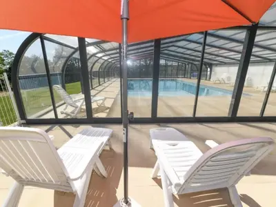 Piscine de l'établissement Mobil-home confortable avec terrasse pour 4 personnes - API-1-52-1361 ou située à proximité