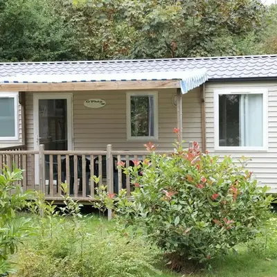 Mobil home spacieux avec terrasse pour 8 personnes - API-1-52-1358
