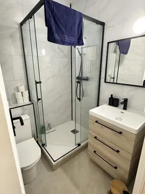Salle de bains dans l'établissement Appartement Pornic plage Noëveillard à pied