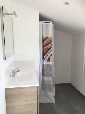 Salle de bains dans l'établissement La maison de la chaussée