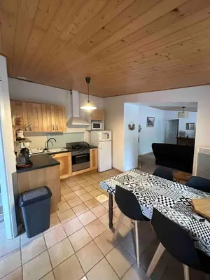 Cuisine ou kitchenette dans l'établissement Maison calme et agréable proche de la mer
