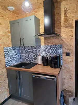 Cuisine ou kitchenette dans l'établissement Saint florent le vieil, chez Stéph et Flo
