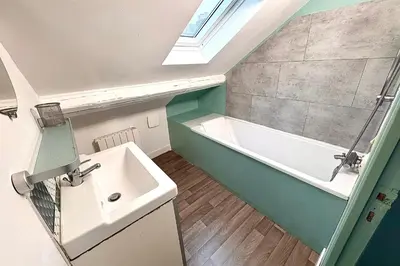 Salle de bains dans l'établissement Appartement lumineux idéal pour 4 à Nantes