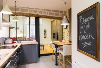 Cuisine ou kitchenette dans l'établissement Unsejouranantes - Gîte Lamoricière