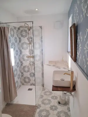 Salle de bains dans l'établissement Eco-gîte du Four à pain