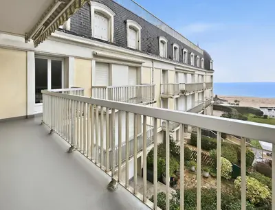 Balcon ou terrasse dans l'établissement Cocon familial parking, vue panoramique et plage