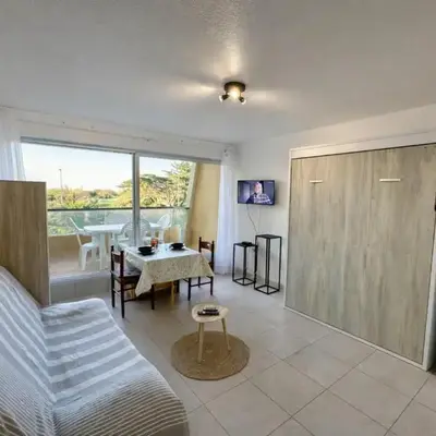 Grand studio à deux pas de la plage