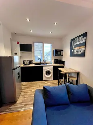 Cuisine ou kitchenette dans l'établissement Le Moderne - Saint-Nazaire