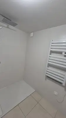 Salle de bains dans l'établissement appartement 700 mètres de la mer