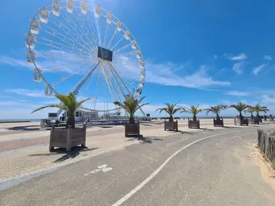 Vue générale sur la mer ou vue sur la mer prise depuis l'appartement