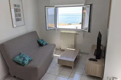Salle de bains dans l'établissement Vue Mer avec plage à 20m Saint-Marc-sur-Mer