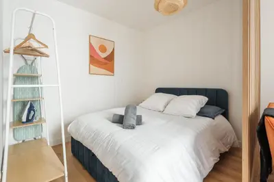 Un ou plusieurs lits dans un hébergement de l'établissement Studio paisible au coeur de Nantes