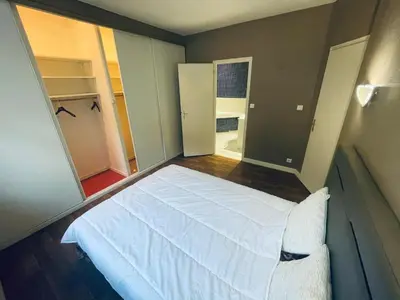 Un ou plusieurs lits dans un hébergement de l'établissement chambre hôte