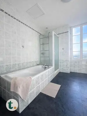 Salle de bains dans l'établissement Tranquiloue - Gite de l'Ange - 12min du Puy du Fou