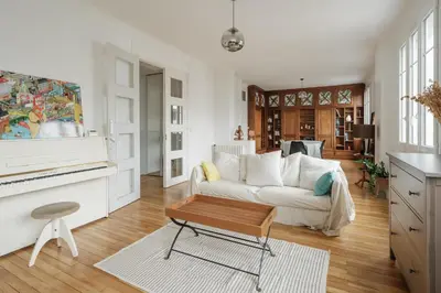 Coin salon dans l'établissement Appartement Spacieux et Lumineux en Centre-Ville
