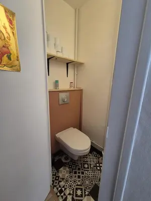 Plan de l'établissement Appartement lumineux avec balcons et tram au pied