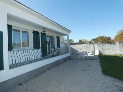 Balcon ou terrasse dans l'établissement Maison de vacances à La Barre de Monts - Animaux admis, parking privatif - 6 pers. - FR-1-540-329