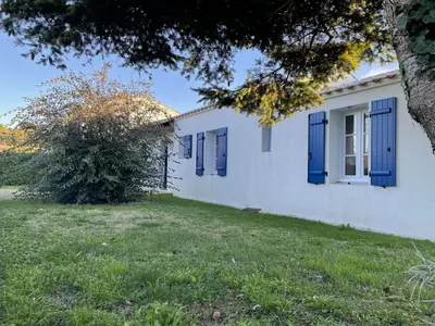 Jardin de l'établissement NO100-006 Mais 3 pièces - 4 couchages NOIRMOUTIER EN L'ILE