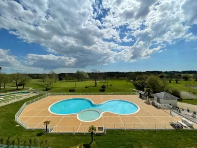Tennis ou squash au sein de la villa ou à proximité