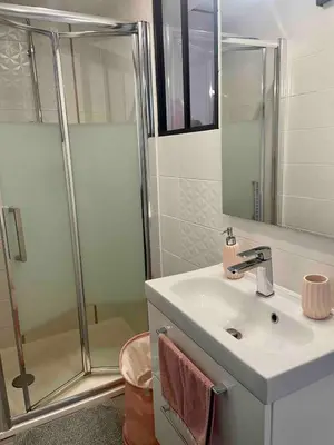 Salle de bains dans l'établissement Mon boudoir en bord de mer