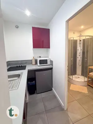 Cuisine ou kitchenette dans l'établissement Tranquiloue - Studio pratique proche Puy du Fou